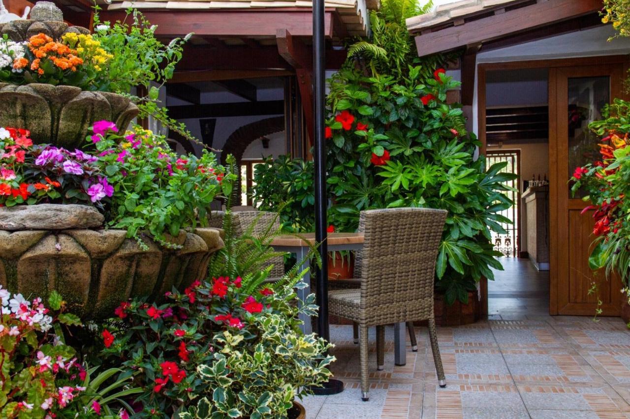 Hotel Almadraba Захара-де-лос-Атунес Экстерьер фото