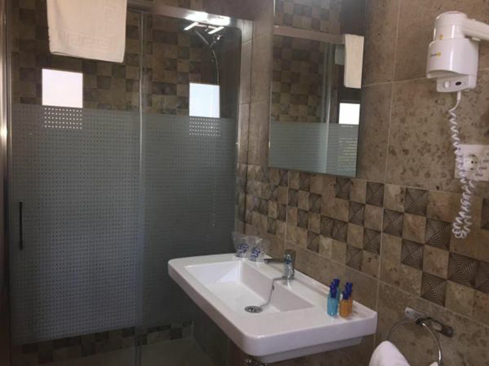 Hotel Almadraba Захара-де-лос-Атунес Экстерьер фото